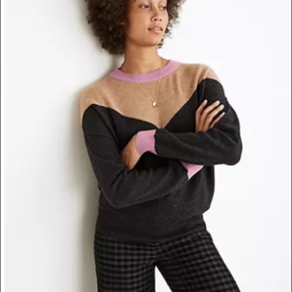 Colorblock Yoke Pullover Sweater Medium
